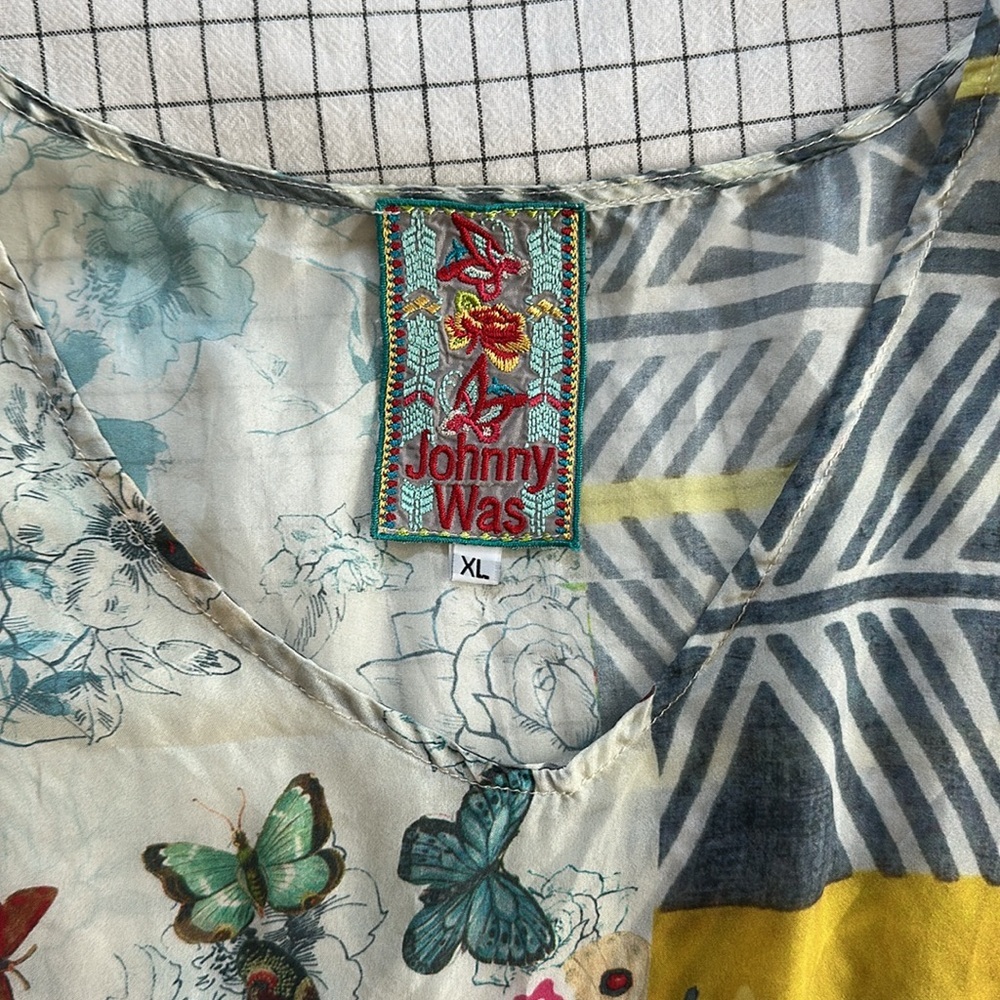 Johnny Was 100% Silk Butterfly Tunic - Picture 9 of 9